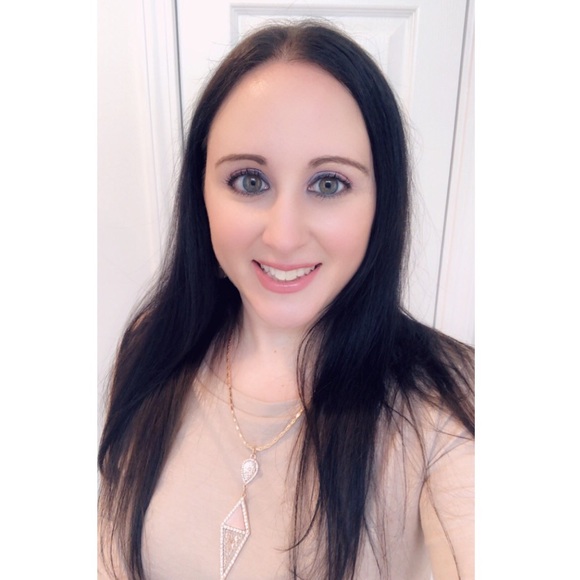 🎀 About Me 🎀 - Picture 2 of 2